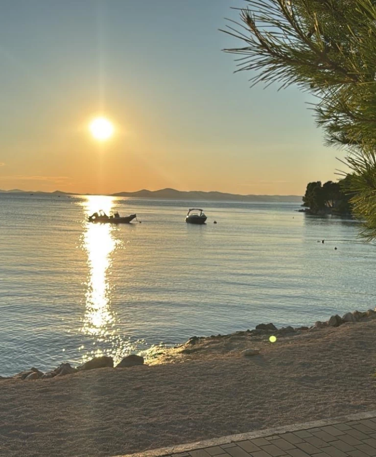 Słońce nad&nbsp;wodą